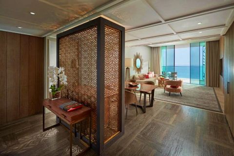 Клубный лаундж в отеле Mandarin Oriental Jumeirah