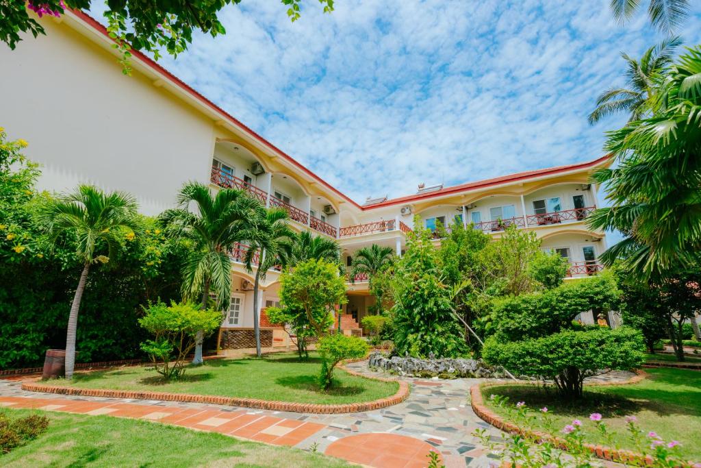 Le Aqua Resort & Spa Phan Thiet (ex.Swiss Village Resort & Spa)