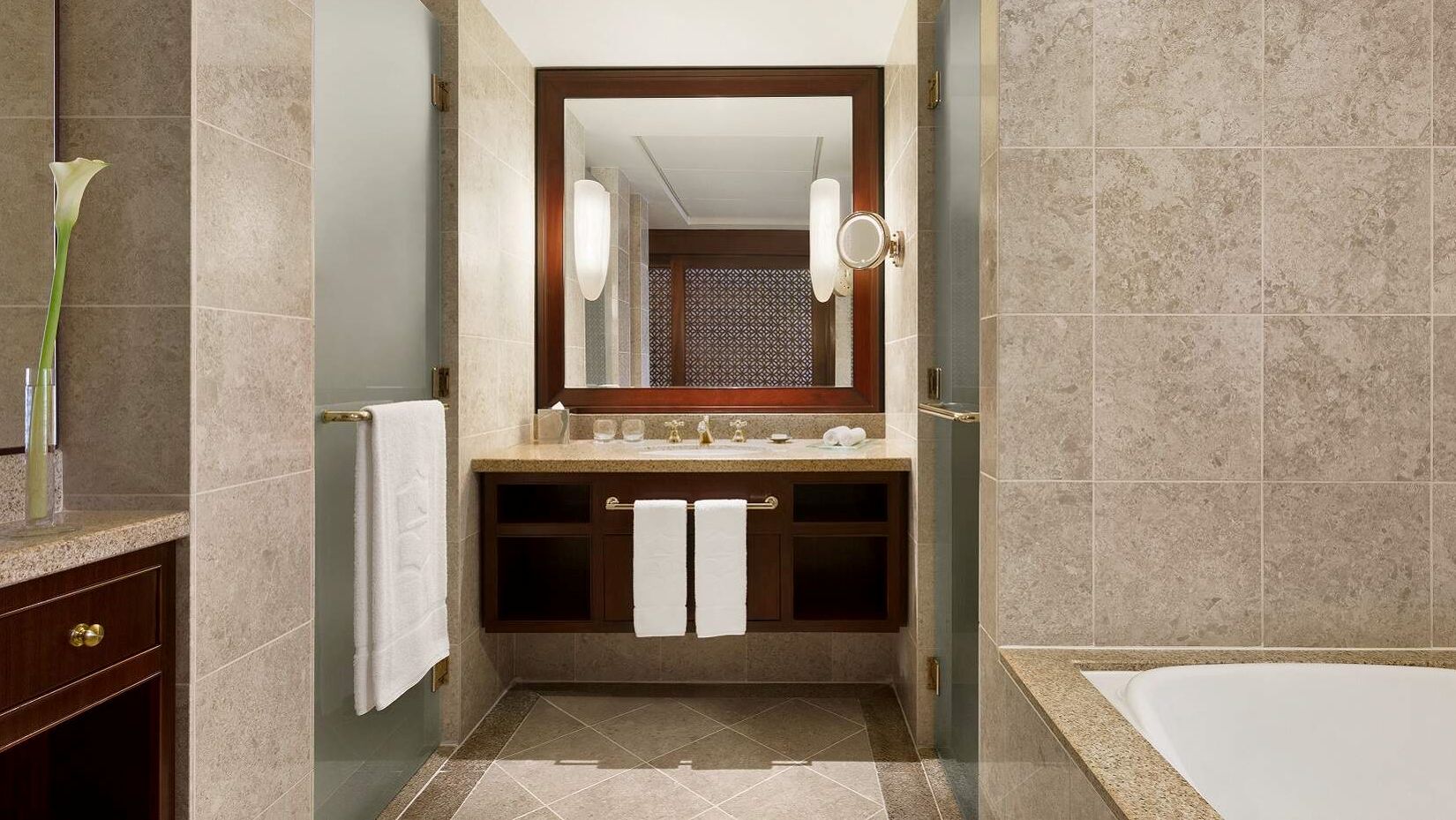 Shangri-La Al Husn Resort And Spa