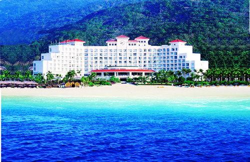 Aegean suites sanya yalong. Holiday Inn Suites Sanya Yalong Bay 5. Атлантик отель Хайнань. Отель деревья Хайнань.