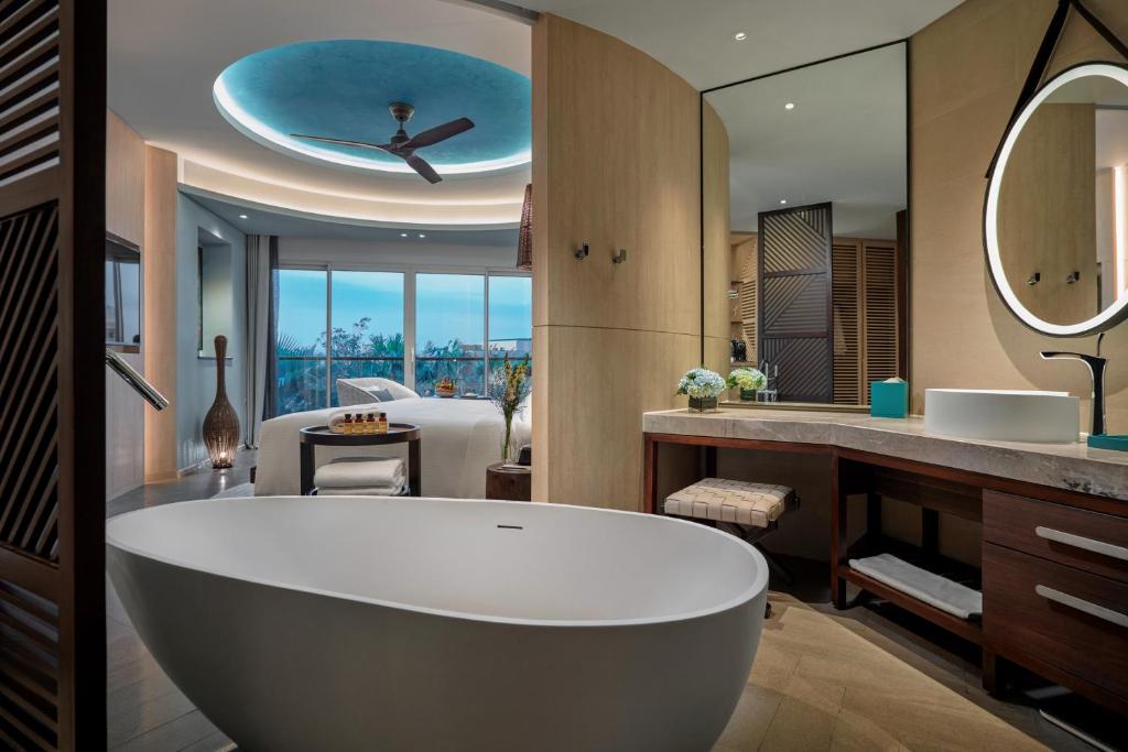 Pullman Phu Quoc Beach Resort