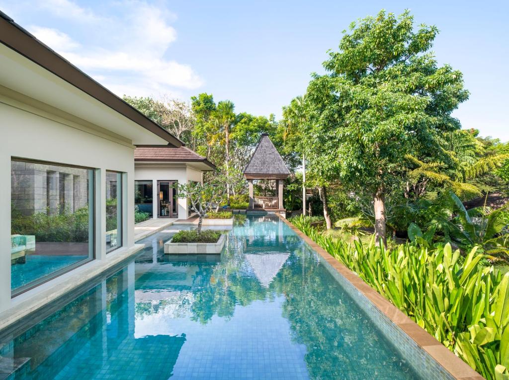 The Ritz-Carlton Bali  (Nusa Dua)