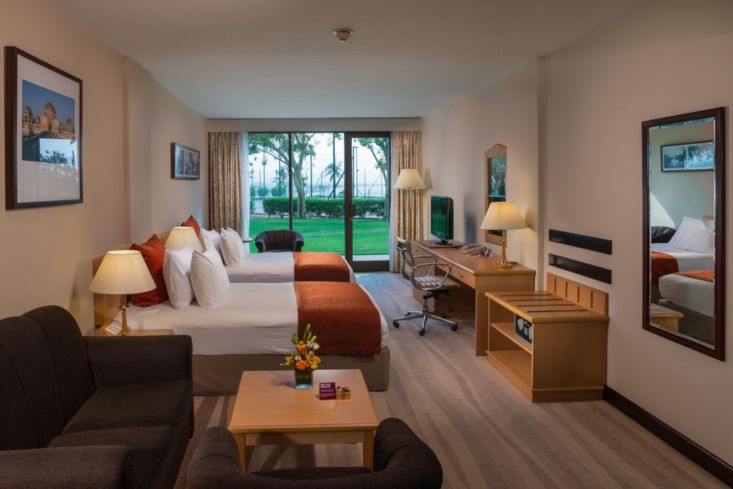 Crowne Plaza Hotel, Muscat