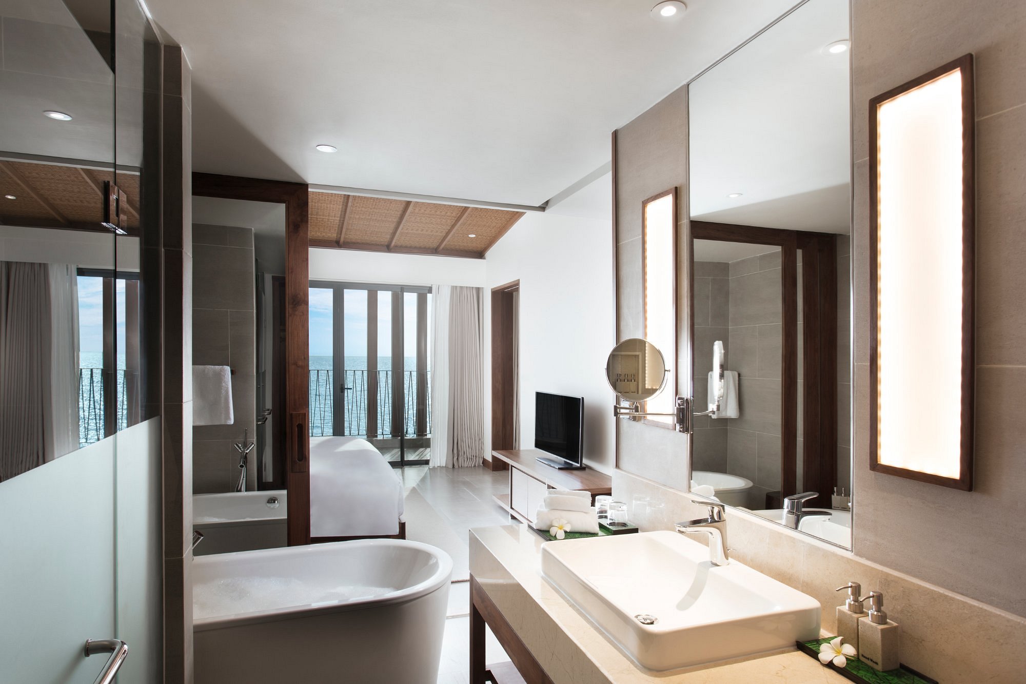 Dusit Princess Moonrise Beach Resort Phu Quoc