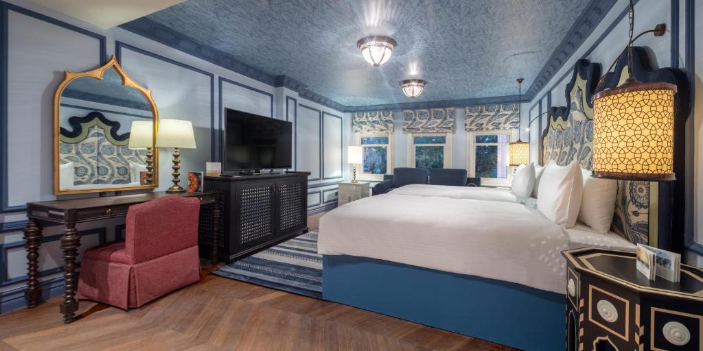 HAGIA SOFIA MANSIONS CURIO COLLECTION BY HILTON