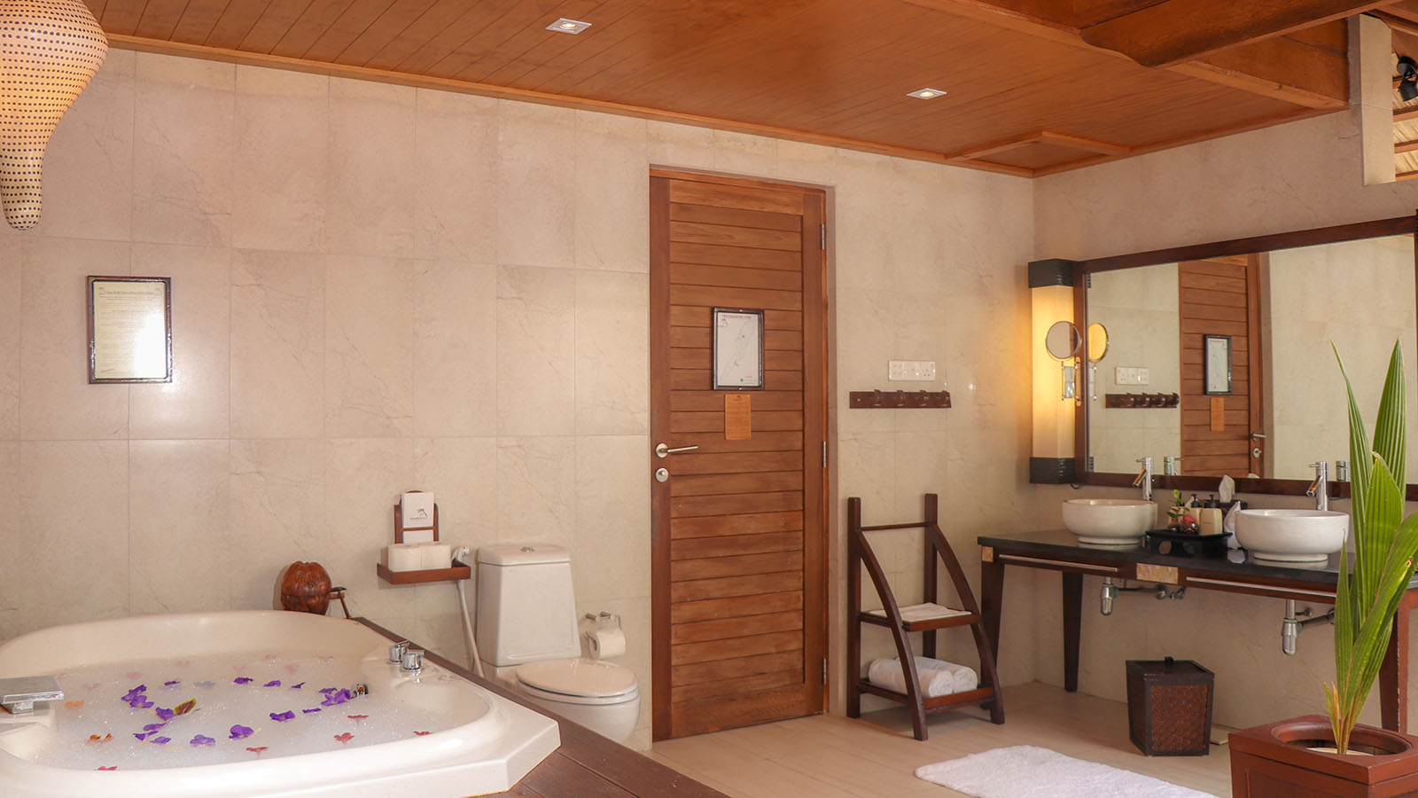 Kuredu Island Resort & Spa Kuredu Island Resort & Spa