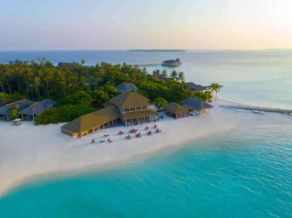 Emerald Faarufushi Resort & Spa Emerald Faarufushi Resort & Spa