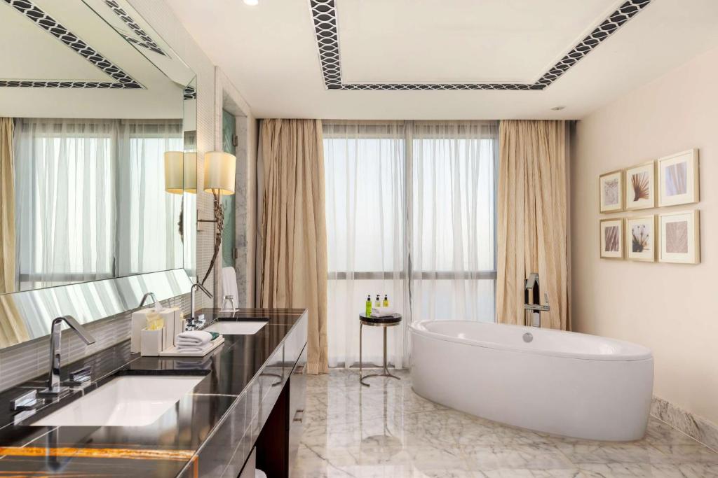 Hilton Dubai Al Habtoor City Hilton Dubai Al Habtoor City