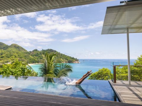 Терасса в отеле Cheval Blanc Seychelles