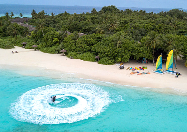 Furaveri Island Resort & Spa