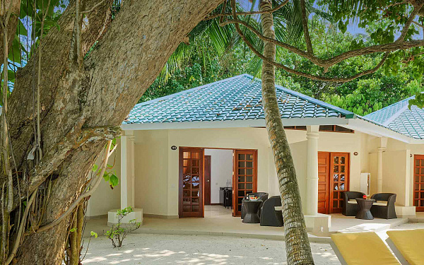 Embudu Village