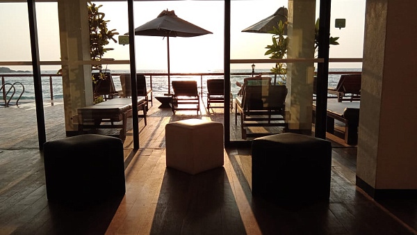 Coral Rock by Bansei Coral Rock by Bansei