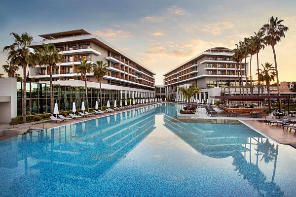 Acanthus Cennet Barut Collection Acanthus Cennet Barut Collection
