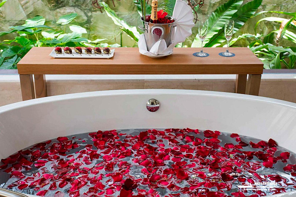 Sheraton Maldives Full Moon Resort and Spa