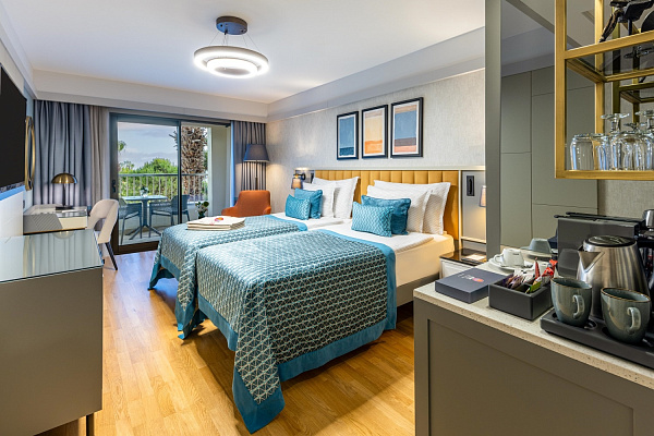 Arum Barut Collection