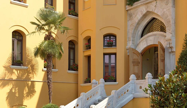 FOUR SEASONS ISTANBUL AT THE SULTANAHMET