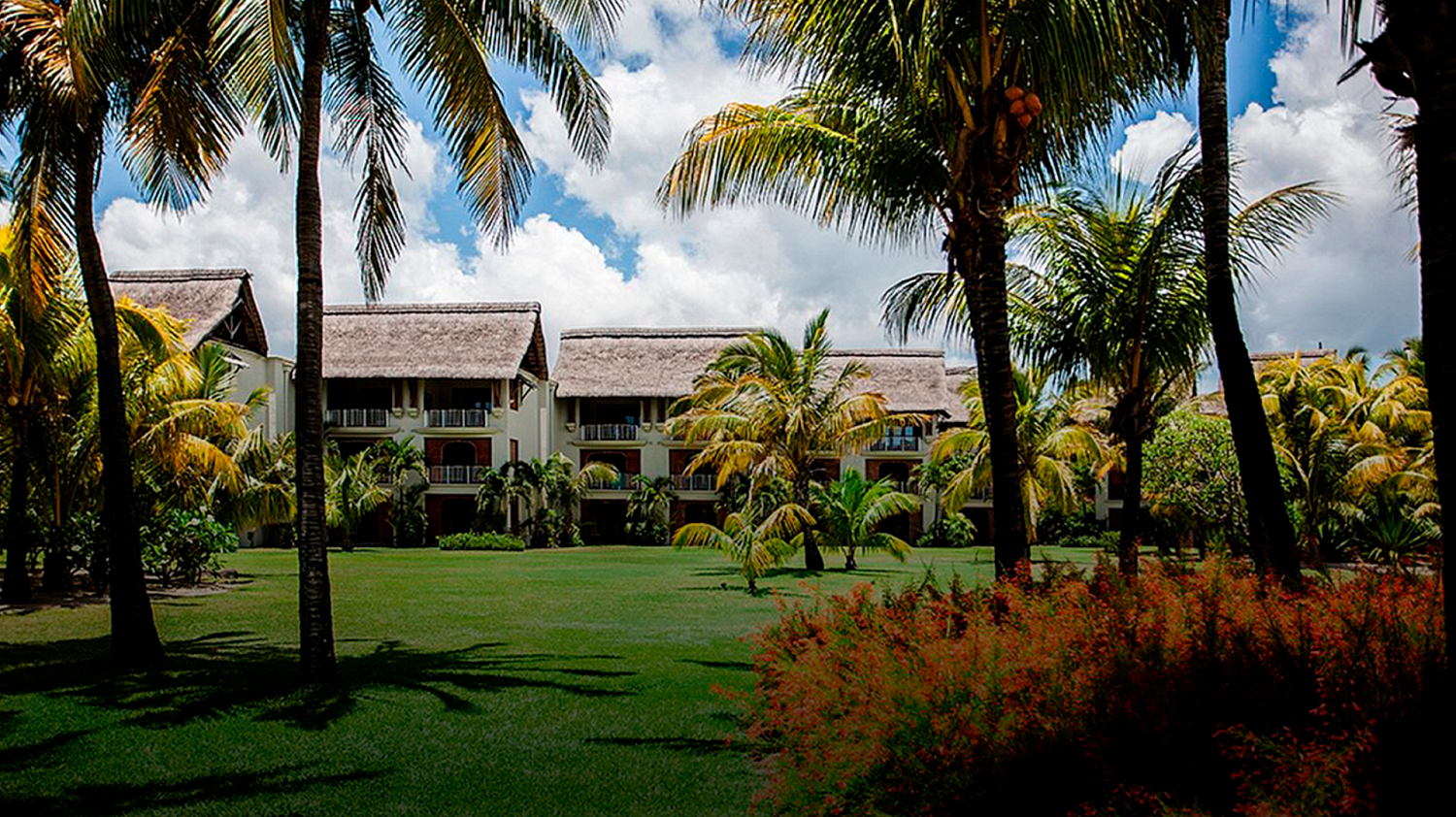 Paradis Beachcomber Golf Resort & Spa