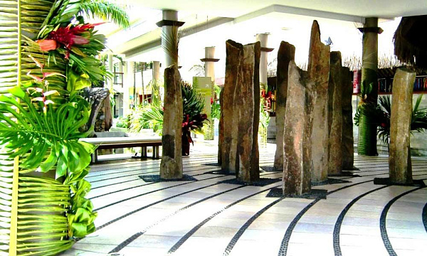 Tahiti Pearl Beach