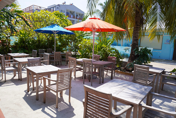 TME Retreats Dhigurah Guest House