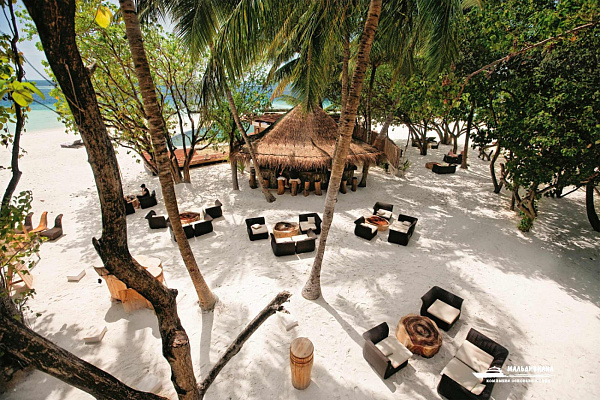 Constance Moofushi Resort