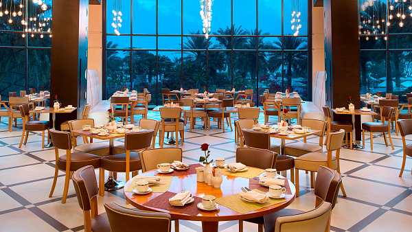 Le Meridien Al Aqah Beach Resort