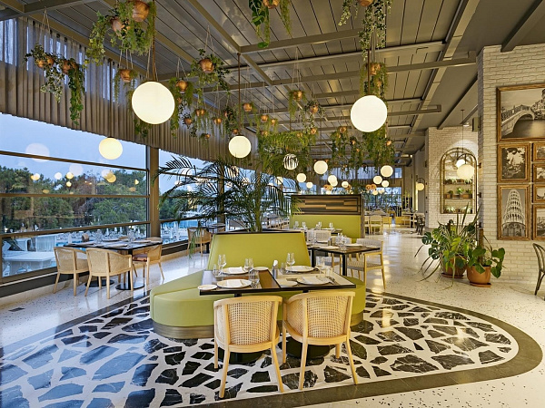 Titanic Deluxe Lara Titanic Deluxe Lara