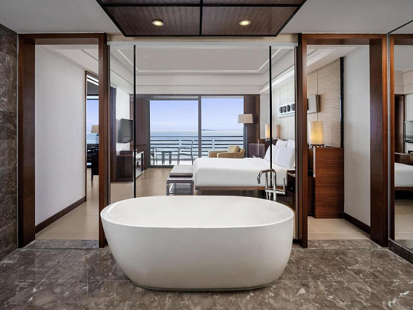 Pullman Ocean View Sanya Bay Resort & Spa