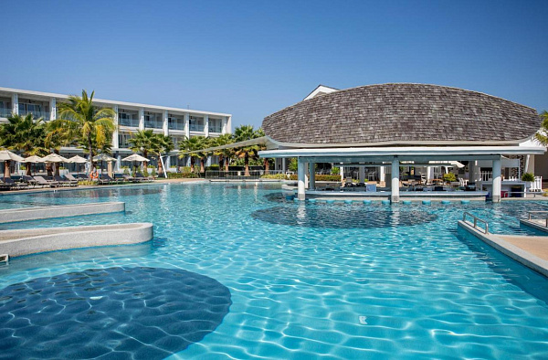 The Sands Khao Lak by Katathani