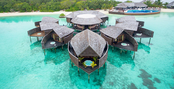 Lily Beach Resort & Spa at Huvahendhoo