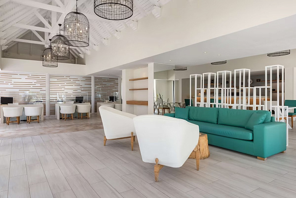 Radisson Blu Azuri Resort & Spa (ex. Centara Grand Azuri)