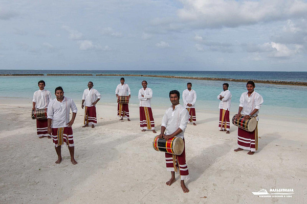 Lily Beach Resort & Spa at Huvahendhoo