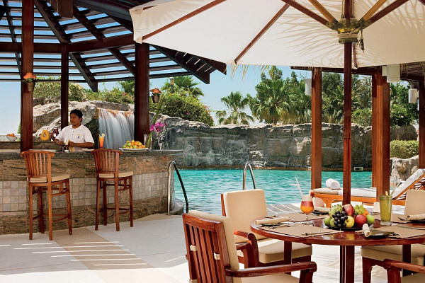 The Ritz-Carlton Hotel