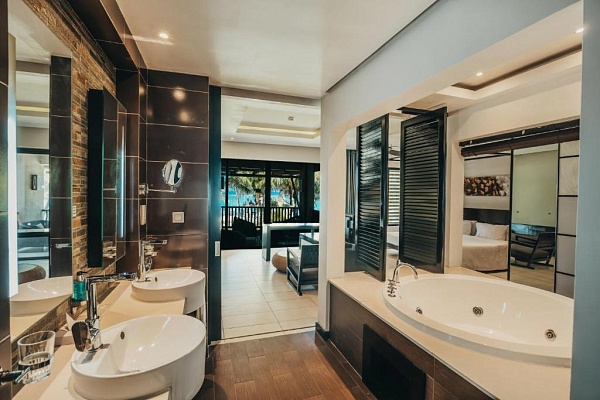 Crystals Beach Resort Belle Mare By Radisson