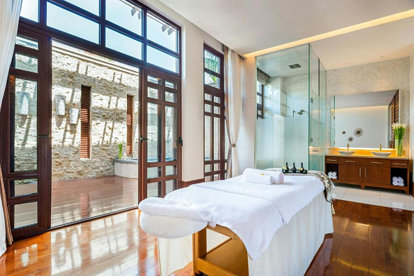 The St. Regis Sanya Yalong Bay Resort