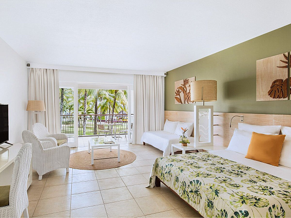 Victoria Beachcomber Resort & Spa