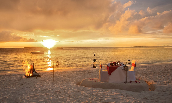 NH Collection Maldives Reethi Resort 