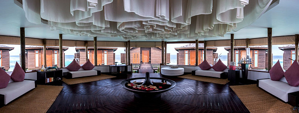 Lily Beach Resort & Spa at Huvahendhoo