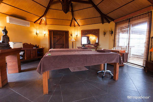 Aanari Hotel and Spa