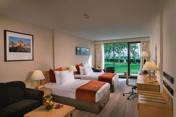 Crowne Plaza Hotel, Muscat