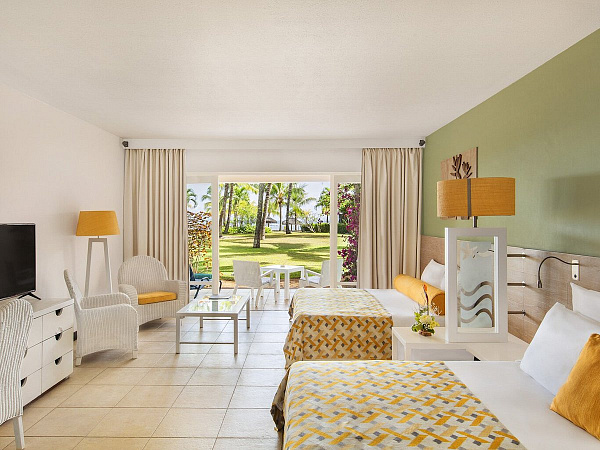 Victoria Beachcomber Resort & Spa