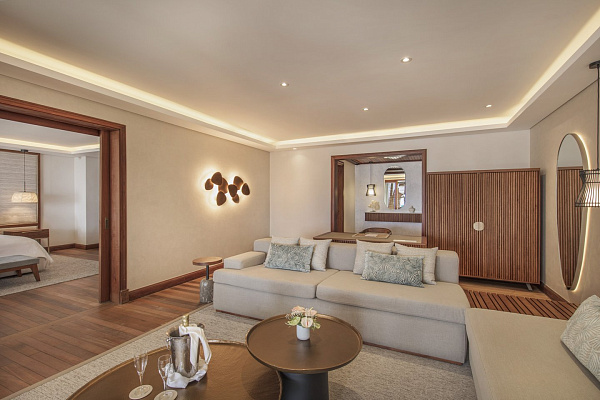 Paradis Beachcomber Golf Resort & Spa