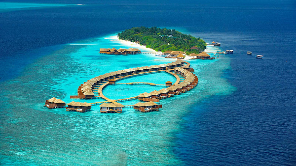 Lily Beach Resort & Spa at Huvahendhoo
