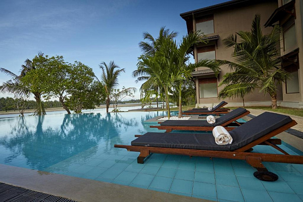 Amaranthe Bay Resort & Spa
