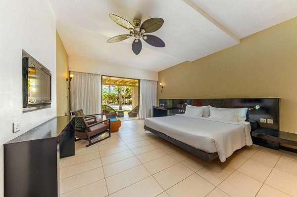 Crystals Beach Resort Belle Mare By Radisson