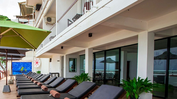 Coral Rock by Bansei Coral Rock by Bansei