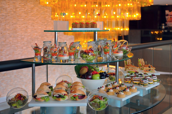 Movenpick Hotel Jumeirah Lakes Towers