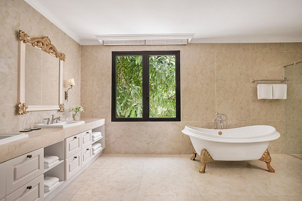 Nha Trang Marriott Resort & Spa, Hon Tre Island