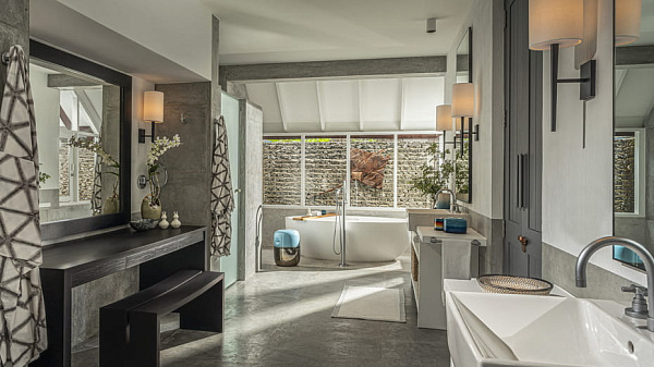 Four Seasons Resort Maldives at  Landaa Giraavaru