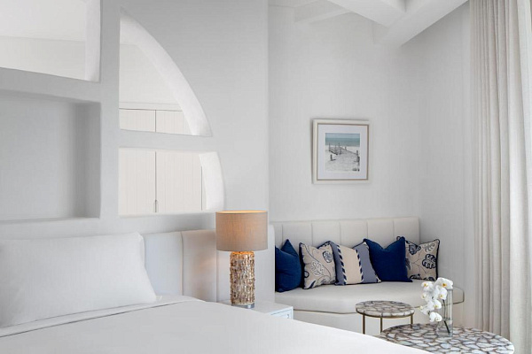 Anantara Santorini Abu Dhabi Retreat