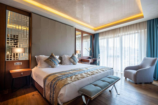 CLARION HOTEL GOLDEN HORN